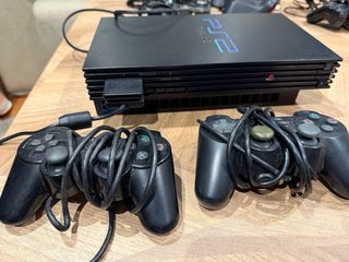 PlayStation 2 Negra Sony con 1 mando original.