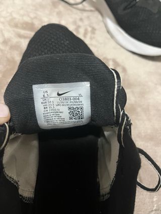 Zapatillas Nike Running Negras y Blancas