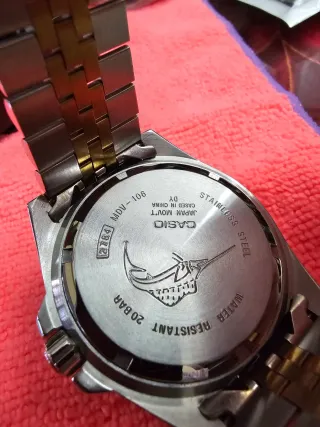 Casio MDV 106 Marlin Bicolor Dorado y Plateado