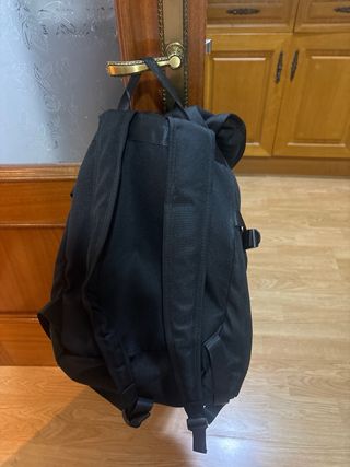 Mochila grande negra
