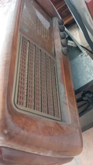 Radio a valvole Magnadyne vintage