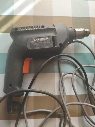 Taladro y cepillo madera Black+Decker