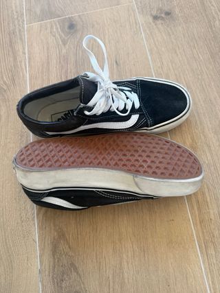 Vans Talla 38 Negras y Blancas