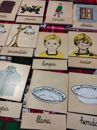 Juego educativo escolar antiguo en madera