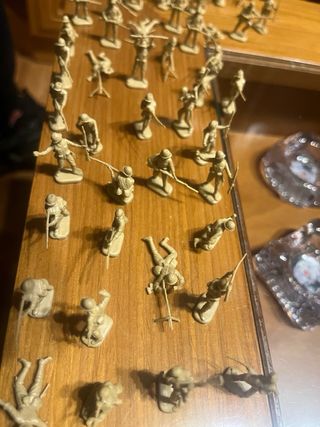 Antichi soldatini da guerra (100 figure)
