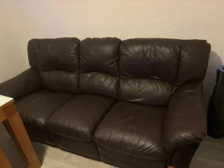 Sofá de piel 3 plazas reclinables.