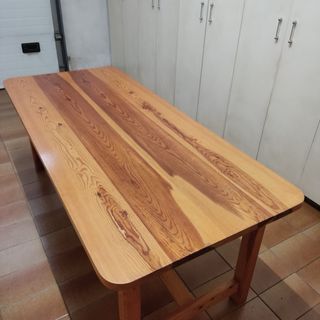 Mesa de roble macizo con 8 sillas