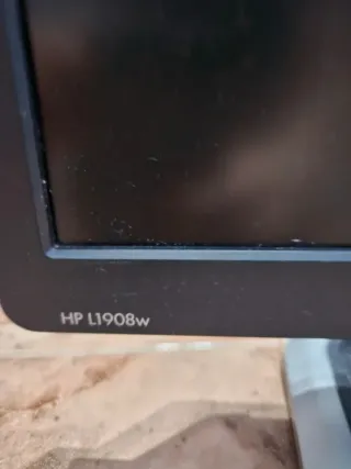 Monitor HP L1908w Oficina