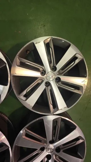 Llantas Peugeot 18 4 Tornillos