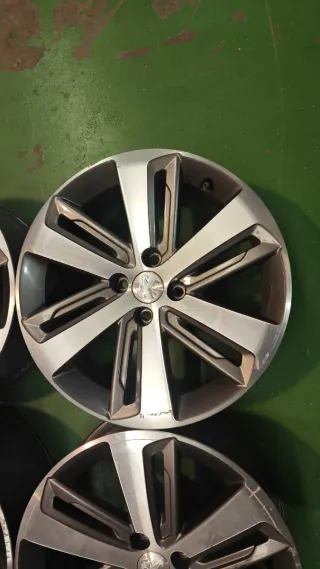 Llantas Peugeot 18 4 Tornillos