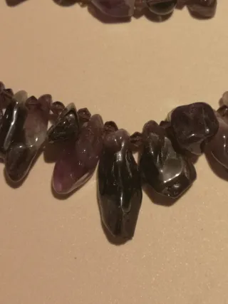 Collar bisutería piedras lila