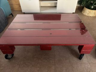 Mesa Palets Restaurada con Cristal y Ruedas