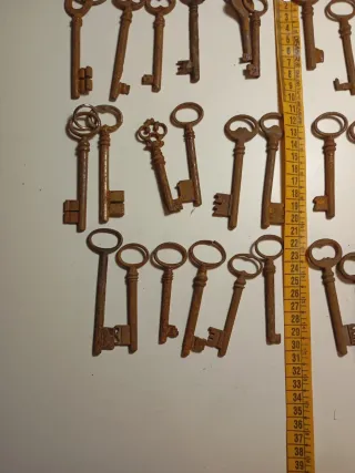 2 Lotes de llaves antiguas
