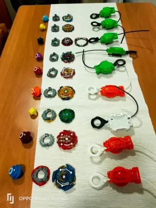 Estadio Beyblade Turbo + 9 peonzas y lanzadores