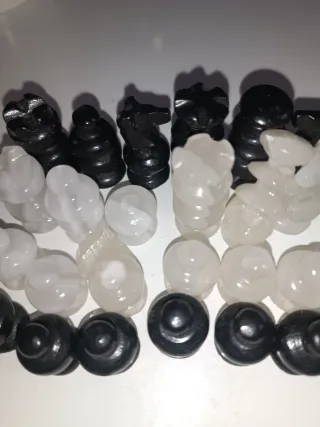 Antiguas Piezas Ajedrez Cristal