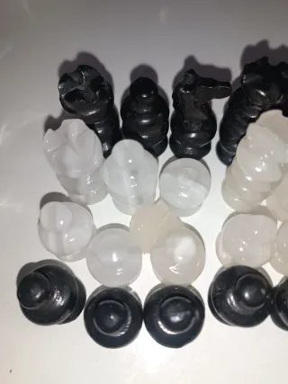 Antiguas Piezas Ajedrez Cristal