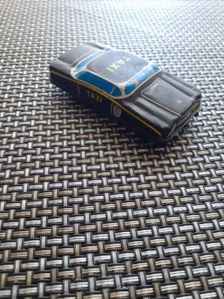 Taxi antiguo Hojolala