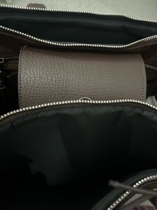 Bolso de piel y cuero