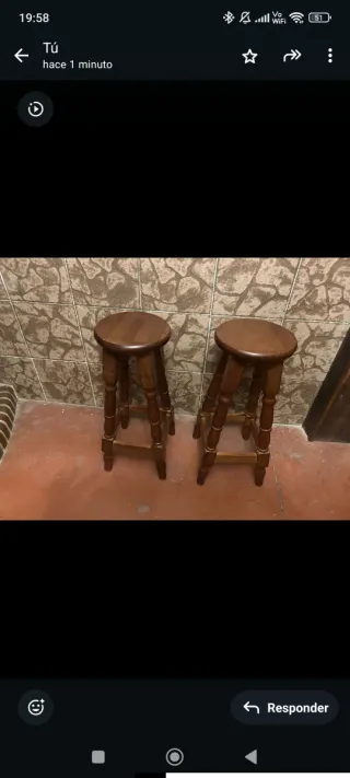 Banquetas de madera (2 unidades)