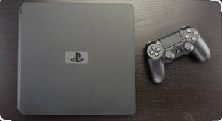 PS4 Slim + GTA V y FIFA 20