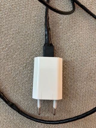 iPhone SE Negro/Blanco + Cascos + Cargador +Funda