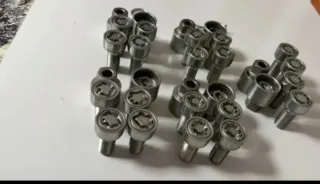 Se vende tornillos antirrobo VW GOLF MK7 AUDI SEAT