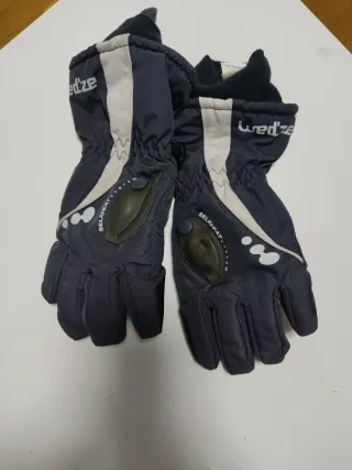 Botas de nieve negras y rojas y guantes (17-18 cm)