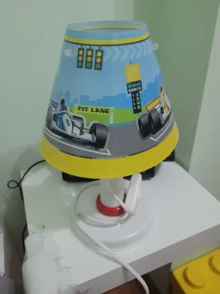 Lámpara infantil carreras coches