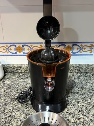 Exprimidor electrico Taurus 600W