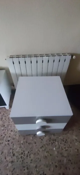 Mesita de noche 3 cajones