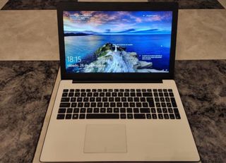 Portátil Asus Blanco y Negro actuales