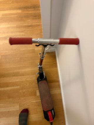 Patinete infantil rojo