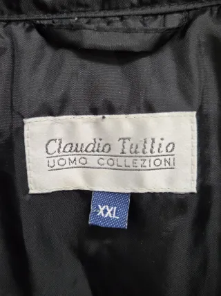 Abrigo negro acolchado