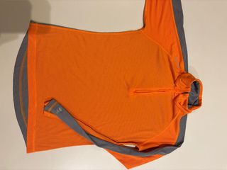 Camiseta térmica naranja y gris Talla XS