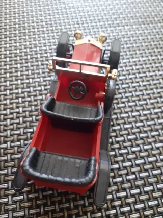 Coche Antiguo Descapotable Rojo