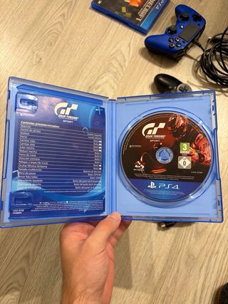 PlayStation 4 Negra + Juegos