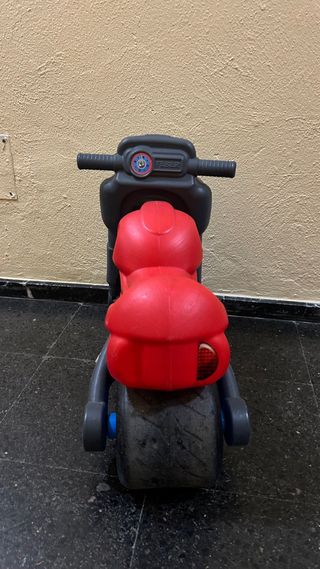 Moto de juguete Feber Roja