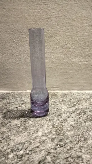 Vasetto in vetro viola e trasparente