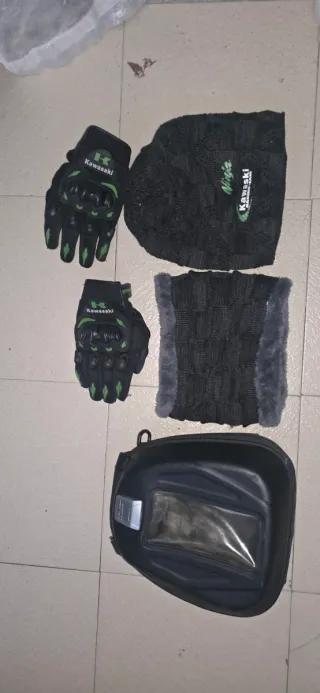 Tengo otra mochilita kawasaki  y partes negociable