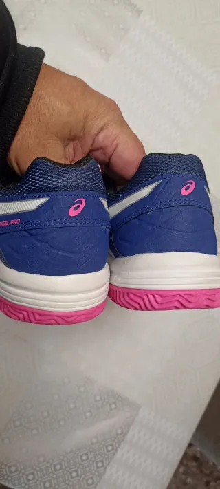 ZAPATILLAS DE GEL PARA PÁDEL ASICS Azul y Rosa