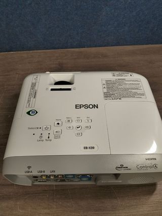 Proyector Epson EB-X39 3LCD 3500 lúmenes XGA