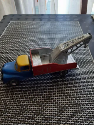 Camión Grúa Hojalata Antiguo