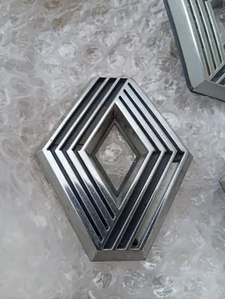 3 Emblemas Renault clásicos