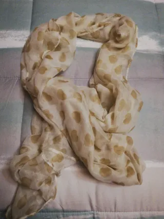 Foulard Corazones Beige y Dorado