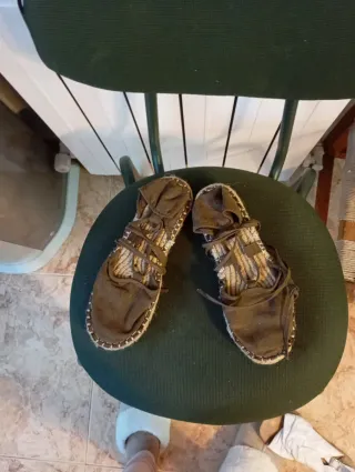 Sandalias marrones de esparto