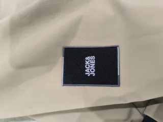 Chaqueta Jack & Jones Beige y Negra