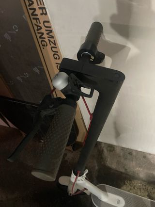 Patinete eléctrico blanco Xiaomi sin cargador