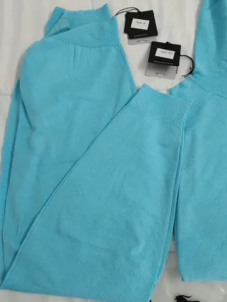 Completo Niki.T felpa cappuccio e pantaloni azzurr