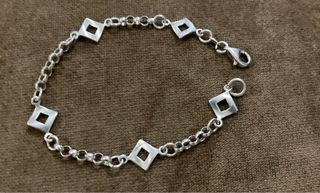 Pulsera de plata con eslabones y rombos