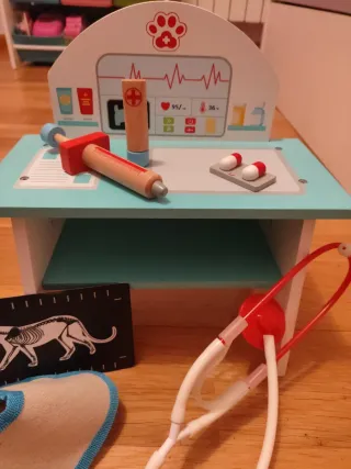 Centro Veterinario Juguete Madera